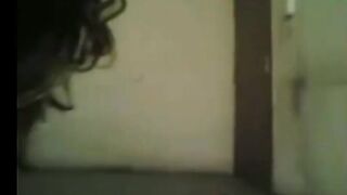 الشرموطه ندي لابس قميص سكس مصر  نوم و طقم داخلي احمر من الاخر لبوه نيك في نفسها احلي حاجه فيها كسها ضيق و مليان لحم