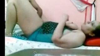 الحاج صبحي عنتيل السيده جايب المموس ام شهد سكس مصر  الحيحانه المربربه مسكها فاشخ كسها الهايج نيك و نزل لبنوا في كسها