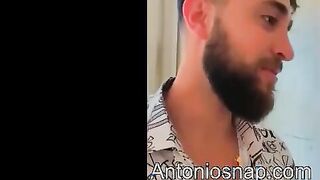 انطوانيه عازم ديوث اجنبي و مراته في بيتوا و عمال يهين فيه انطوانيه دخل  سكس مصر ينيك مرات الديوث و الديوث عايز يتفرج عليهم باي طريقه