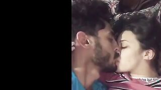 شروق الهايجه قحبة السيده زينب  سكس مصر هربت من بيت اهله وراحت قعدت مع حبيبها الديوث بيطلعها لايفات وهو فشخها نيك