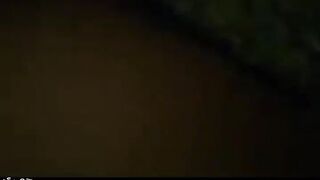 فايزه الهايجه نايمه علي  سكس مصر ضهرها وفشخ رجلها ل حبيبيها الفحل عمال يرزع في كسها الهايج بزبر و هي بتشدوا عليها