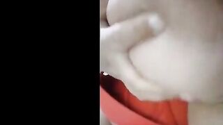 شرموطه مربربه لابسه طقم داخلي احمر جامد نيك قعده  سكس مصر علي الارض بتكلم عشيقها و فشخ حلمة بزازها لحص ومص قحبه هايجه