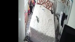 الزبير كبير في السن وكل يوم يشقط  مموس جديده يخدها سكس مصر  البيت يفشخ كسها نيك عنيف و يصورها فيديو عرص سعودي
