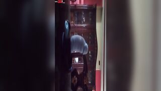 المتناكه بعت الزبر الصناعي ل جوزها تقولوا انت سافرت و انا جبت ا سكس مصري لزبر اللي يريح كسي الممحون ما انا هموت عليك اعمل ايه