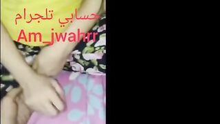 الديوث دخل علي اختها الصغيره الاوضه و بيقولها عايز انيكك عماله سكس مصري  تقولوا اش فيك انا اختك ما بيصير مسكها نكها بالعافيه