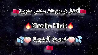 شهد القحبه ام كس شرقان خلت جوزها نزل علي الشغل و جريت سكس مصري  علي شقة جارها يريح كسها المولع هري كسها الممحون نيك