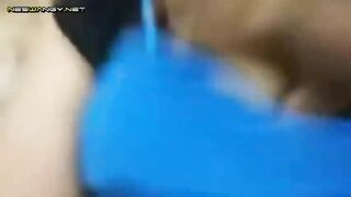 الشرموطه الحيحانه راحت ل جارها الزبير مسكها بيصورها  سكس مصري وهو بيقفش بزازها المربربه وعمال يدعك في كسها و طيزها