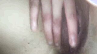 المتناكه بتتفق مع الزبون انوا ياخد شقه مفروشه او يقع سكس مصري د في فندق وهي هتجيب بنتها و تيجلوا يفشخهم هم الاتنين