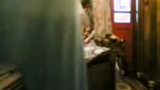المموس عامله زعلانه و مش عايزه عشيقها ينكها تحسبوا سكس مصري  بيخونها و بيجيب نسوان فضل وراها لحد ما فشخ كسها نيك