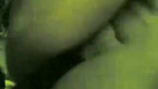 القحبه الهايجه عليها وحده اااه تخلي زبرك ينطر لبنوا في وشها عشيقها سكس مصري  مسكها فاشخ كسها نيك و بعبص وهي عماله تصوت من المتعه