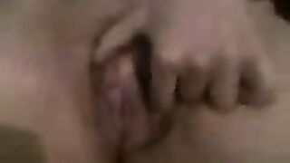 خالد بيصور اللبوه جارتوا وهي عريانه ملط و عماله ت سكس مصري تشرمط عليه وتلعب في ظنبور كسها وتقولوا تعال نكني بقي
