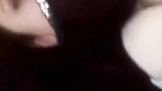 شرموطه سعوديه قحبه عشيقها ذنقها في العربيه علي الكنبه  سكس مصري اللي ورا و مسكها فشخ كسها الهايج نيك وهي لبس العبايه