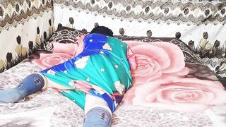 مراته اللبوه كانت نايمه و انا راجع ضارب سجاره جامده صح سكس مصري تها عشان اريح زبري جوا كسها المربرب فشخت كسها الهايج