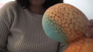 المموس ماسكه الدبدوب و بتكلم عشيقها فيديو و بتقولوا نف سكس مصري سي زبرك يكون مكان الدبدوب تحط ما بين بزازي وجوا طيزي