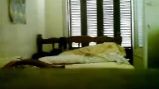 الجزء التاني اللبوه خلت جوزها نايم في اوضة الاطفال و ج سكس مصري ابتني امتعها و اشبع كسها الهايج نيك مسكتها فشخت كسها