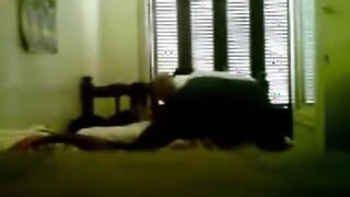 الجزء التاني اللبوه خلت جوزها نايم في اوضة الاطفال و ج سكس مصري ابتني امتعها و اشبع كسها الهايج نيك مسكتها فشخت كسها