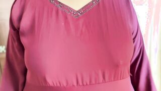 الشرموطه المربربه ام كس منفوخ  واقف علي الحيطه مفلقس  سكس مصري طيزها المربربه و جارها الزبير مسكها فشخ كسها الممحون