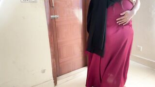 الشرموطه المربربه ام كس منفوخ  واقف علي الحيطه مفلقس  سكس مصري طيزها المربربه و جارها الزبير مسكها فشخ كسها الممحون