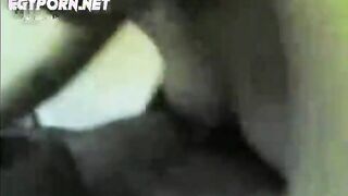 القحبه الممحونه نايمه في حضن جارها الزبير مسكها  سكس مصري نازل بوس ولحس في جسمها كله فشخ كسها الممحون نيك عنيف