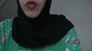 اوسخ كلام سكس و شرمطه مع المموس مروه الممحونه الش سكس مصري رموطه فاتحه لايف عماله تتعالق و تتشرمط علي المتابعين