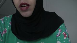 اوسخ كلام سكس و شرمطه مع المموس مروه الممحونه الش سكس مصري رموطه فاتحه لايف عماله تتعالق و تتشرمط علي المتابعين