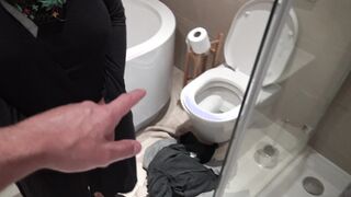 الشغاله السعوديه القحبه دخلت علي سيدها الحمام وهو ع سكس مصري ريان طلب منهم تمصلوا زبر و تريحوا قحبه سعوديه ممحونه