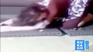 اقحبه حيحانه كبيره في السن مسكها عشيقها الفحل فشخ كسها سكس مصري  الهايج نيك عنيف علي الارض قحبه ممحونه كبيره في السن