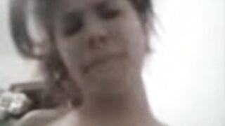 المموي نجلاء الحيحانه قعده علي زبر عشيقها الهايج عماله  سكس مصري تفرك بكسها الشرقان اللبوه غرقتوا لبن من كسها الممحون