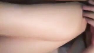 العنتيل ماسك مموس يابانيه و فاشخ كسها الهايج نيك ع سكس مصري ماله تعيط و تصوت من كتر وجع كسها من زبر الكبير فشخها