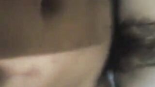 العنتيل ماسك مموس يابانيه و فاشخ كسها الهايج نيك ع سكس مصري ماله تعيط و تصوت من كتر وجع كسها من زبر الكبير فشخها