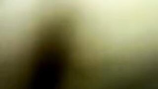القحبه ام محمد الحيحانه نايمه علي بطنها و عماله تفر سكس مصري ك في زبر العنتيل ما بين بزازها المربربه فشخ كسها نيك