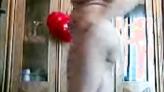 المموس بتعمل حركات اغراء بنت متناكه فاتحه مكالمه فيد سكس مصري يو مع عشيقها و عماله ترقص و تتشرمط وهي بتلعب في كسها