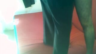 ممدوح العنتيل صاحب الكافيه عامل غرفه جوا الكافيه ب سكس مصري ينيك فيها النسوان الشراميط و يصورهم وهو فاشخ اكساسهم