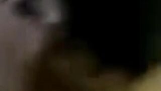 المعلم محمود خد اللبوه جارتوا و طلع بيها علي شقة وا سكس مصري حد صاحبوا مسكها فشخ كسها نيك و طلع زبر حطوا في بوقها