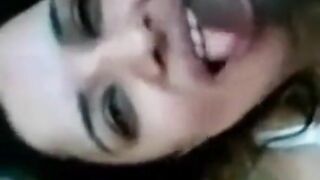 المعلم محمود خد اللبوه جارتوا و طلع بيها علي شقة وا سكس مصري حد صاحبوا مسكها فشخ كسها نيك و طلع زبر حطوا في بوقها