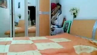 الجزء التاني المموس الممحونه راحت ل عشيقها شقتوا ي سكس مصري روق علي كسها الهايج و يشبعها نيك غفلها و صورها فيديو