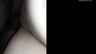 الشرموطه المربربه ام جسم قشطه نايمه و فشخ رجلها و عش سكس مصري يقها عمال يرزع بزبر في كسها الممحون شهوتها عاليه اوي
