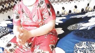 الشرموطه كانت قعده دخل عليها اخو جوزها و قالها يلا سكس مصري  اخويا نزل انا عايز انيك زبري مولع يا لبوه يلا اخلعي