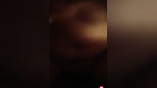 ناني المححونه ام كس شرقان قعده علي زبر حبيبها و عماله تتش سكس مصري رمط و تتعالق عليه اللبوه عماله تفرك بكسها و تنزل لبن