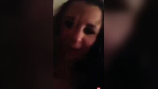 ناني المححونه ام كس شرقان قعده علي زبر حبيبها و عماله تتش سكس مصري رمط و تتعالق عليه اللبوه عماله تفرك بكسها و تنزل لبن