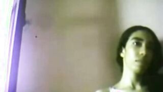 شرموطة الشرقيه المموس حنان بتكلم صاحبها فيديو كووول بتفرجوا ع سكس مصري لي جمال كسها الممحون و بزازها الكبيره وهي بتعصر فيهم