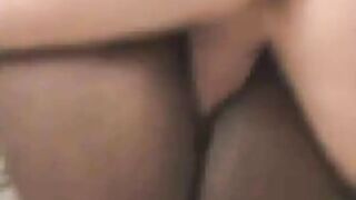 المموس الافريقيه القحبه المربربه جسمها تخين فشخ و نايمه علي الس سكس مصري رير تفرك في كسها الفحل دخل فلقس طيزها و فشخ كسها نيك