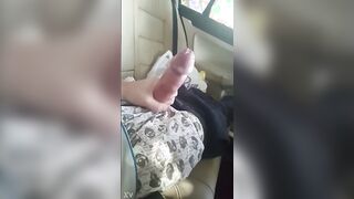 الفحل السعودي الهايج قاعد بيكلم صاحبتوا المموس بيفرجه سكس مصري ا علي زبر الكبير و هو عمال يفرك فيه لحد ما نزل لبنوا