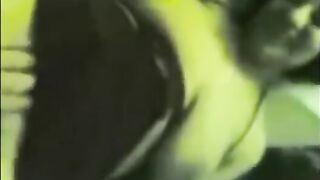 شرموطه مصريه هايجه كلامها كله شرمطه و عالقيه المموس  سكس مصري الحيحانه نايمه علي ضهرها ومفشوخ نيك من سواق التوكتوك