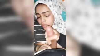 الشرموطه بنت عمتي جاتلي البيت و هي عارفه ان امي مش موجوده فضلت ت سكس مصري هيج فيا لحد ما وقفت زبري و مسكتها نزلت لبني في بوقها