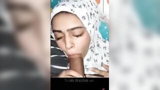 الشرموطه بنت عمتي جاتلي البيت و هي عارفه ان امي مش موجوده فضلت ت سكس مصري هيج فيا لحد ما وقفت زبري و مسكتها نزلت لبني في بوقها