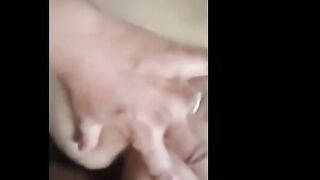 المتناكه فريده لبست عشيقها الكاندوم عشان عايزه المرادي تجرب تت سكس مصري نالك في طيزها مش في كسها اللبوه فتحت طيزها علي الاخر