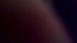 الفحل غفل المموس المربربه وهو عندها في البيت وصورها فيديو و سكس مصري هي بقميص النوم و نزله مص ولحس في زبر وبيفشخ كسها نيك