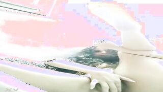 مموس صغيره اندر ايدج بتكلك الاكس بتاعها فيديو كوول وهي قعده عريانه سكس مصري  و بتفرجوا علي كسها المشعر الهايج وهي بتضرب سبعه ونص